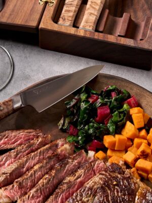 steak-knife-lifestyle_b22478d4-ad61-4a49-9739-ac5d0e4b5962.jpg